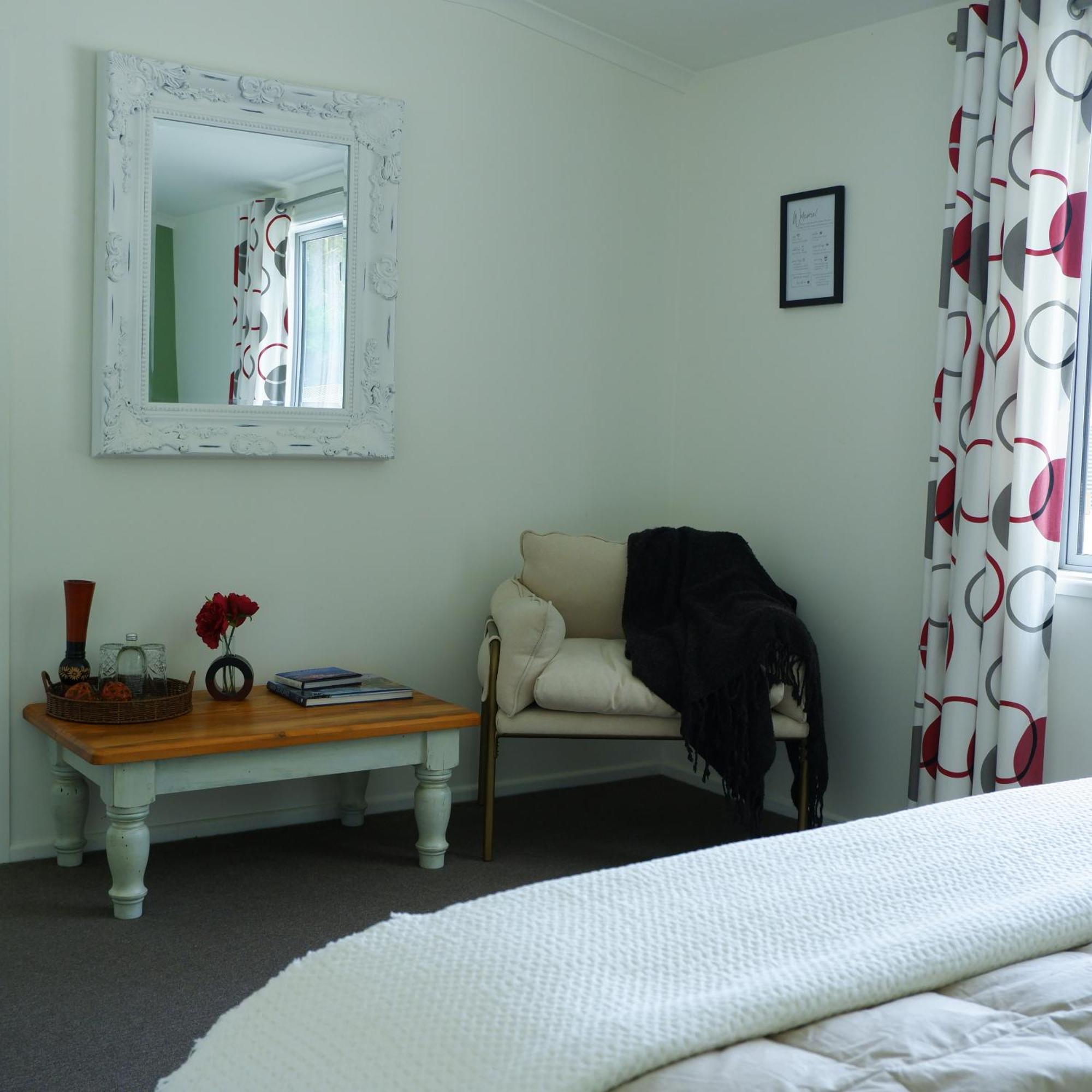 Bed and Breakfast Vines on Bannockburn Cromwell Exterior foto